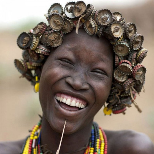 Ethiopian Tribe Turns Rubbish Into Beautiful Jewellery 12